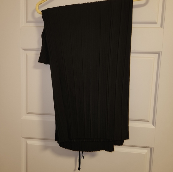 Uniqlo pants - Picture 3 of 4